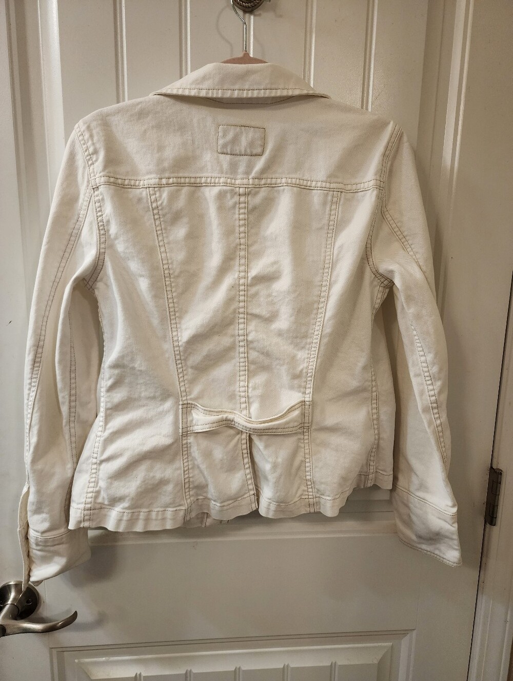 Calvin Klein Jeans Women’s White Denim Jacket Size Medium Button Front - Picture 4 of 4